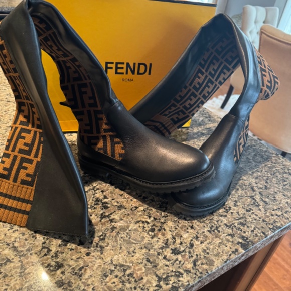 Fendi Boots - Picture 4 of 4